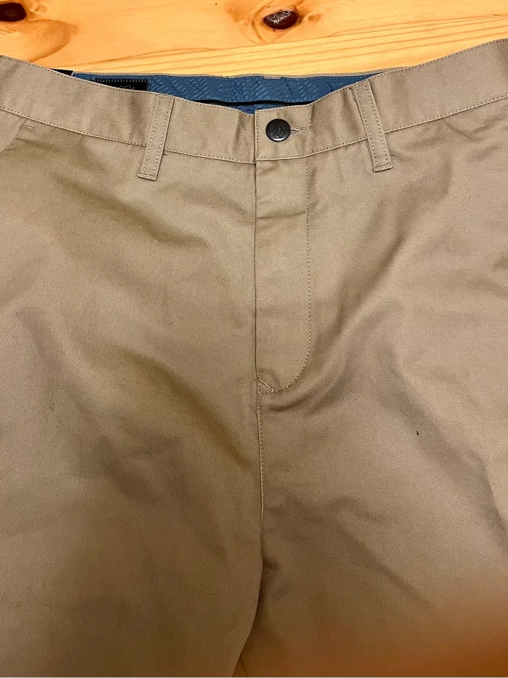 Volcom Youth Khaki Shorts New with tags Size 30